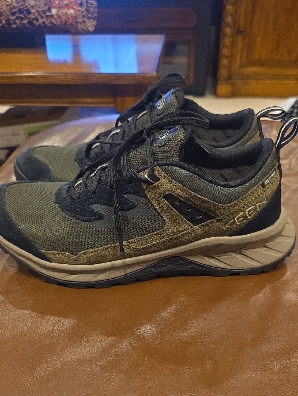 Keen Mens Hightrail Waterproof Hiking Shoes Olive and Black Sz 9.5